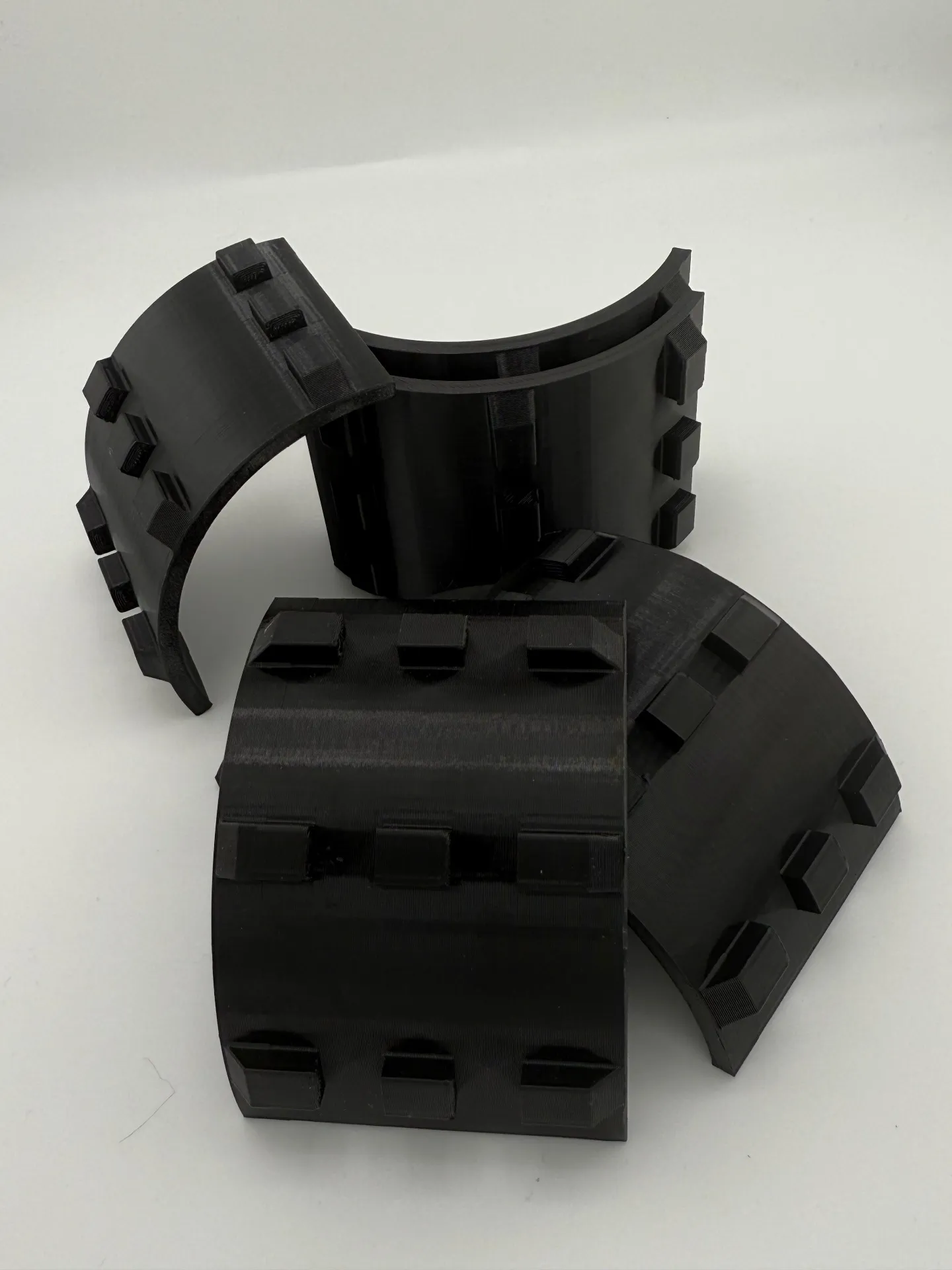 3D-gedruckte Schutzrohre und Abstandshalter für Gleitkurven im Maschinenbau